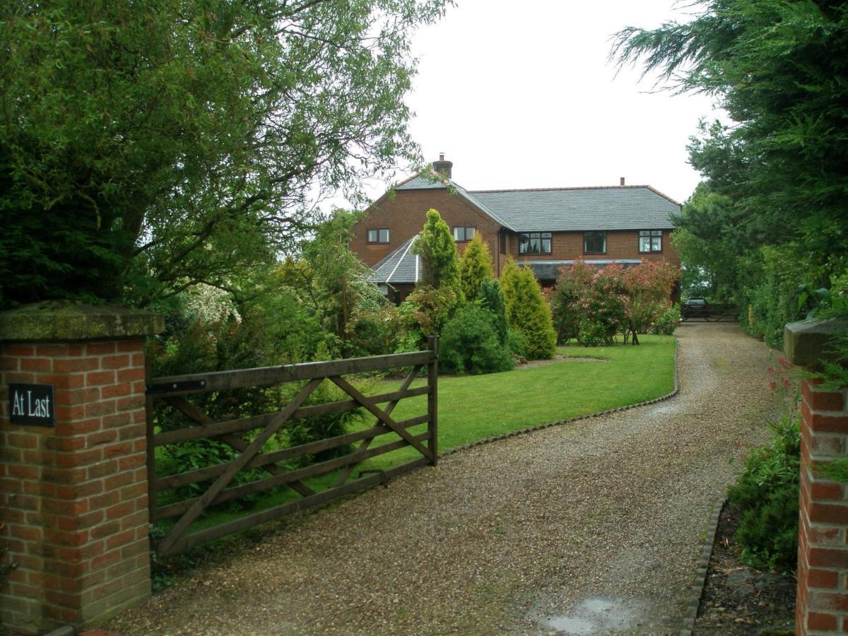 At Last Bed & Breakfast Edlington エクステリア 写真